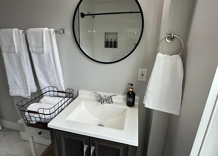 2Br Modern Home In Milo-Grogan, Near Osu & Short North