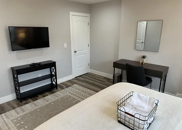 2Br Modern Home In Milo-Grogan, Near Osu & Short North